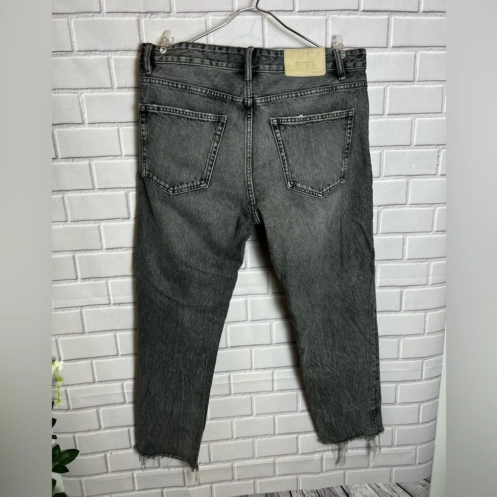 Zara denimwear Men’s gray wash Jeans/size 34
